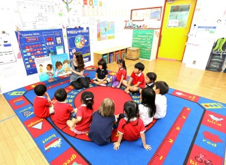 Reading a book with Melinda 1 - L